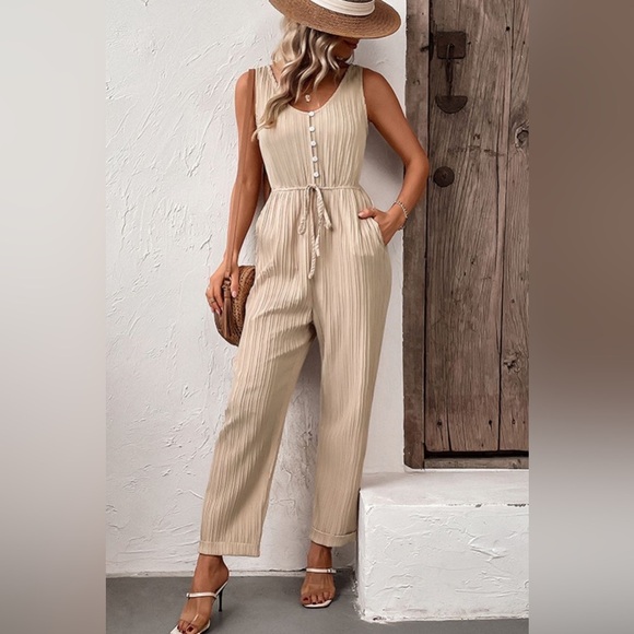Textured Sleeveless Jumpsuit with Pockets Beige - Picture 3 of 5